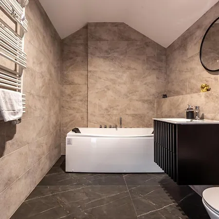 Janki Bryla Two-level By Bookinghost *