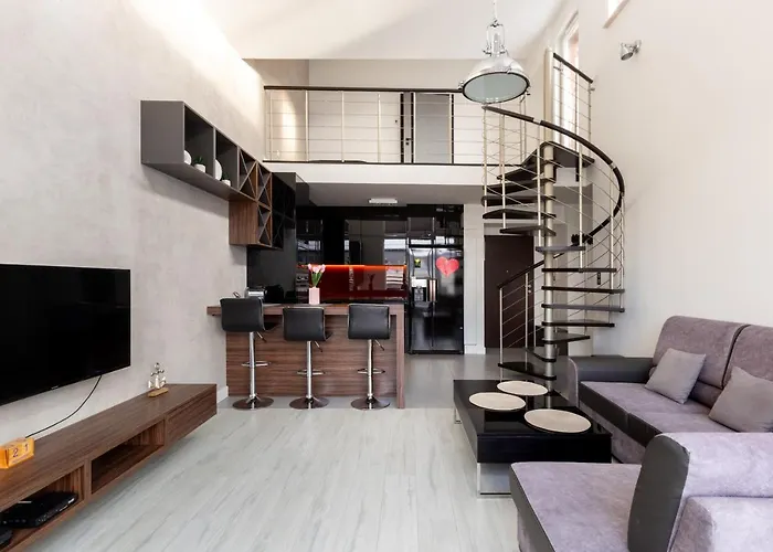 Janki Bryla Two-level By Bookinghost