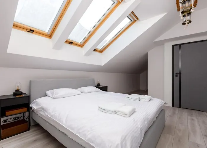 Janki Bryla Two-level By Bookinghost شقة غدينيا